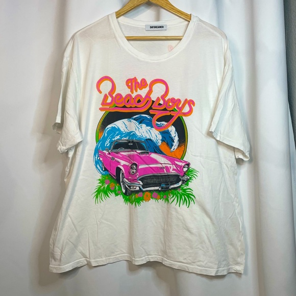 Daydreamer Tops - Daydreamer white The Beach Boys Surf USA graphic band tee sz 1X